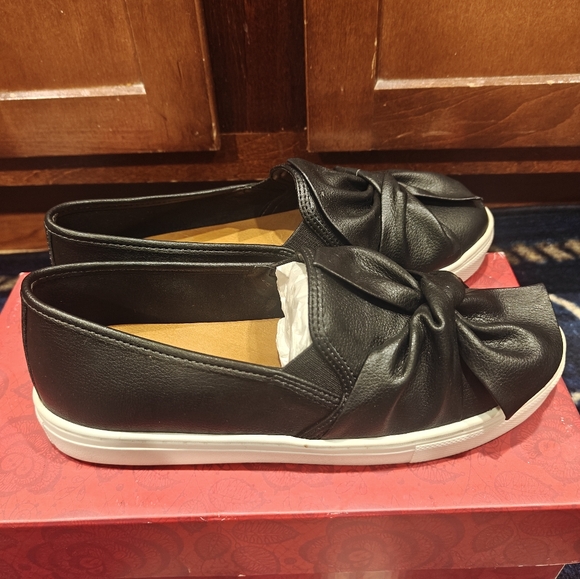 CARLOS by Carlos Santana Women's Alegra Black Slip On Sneakers - Picture 2 of 4